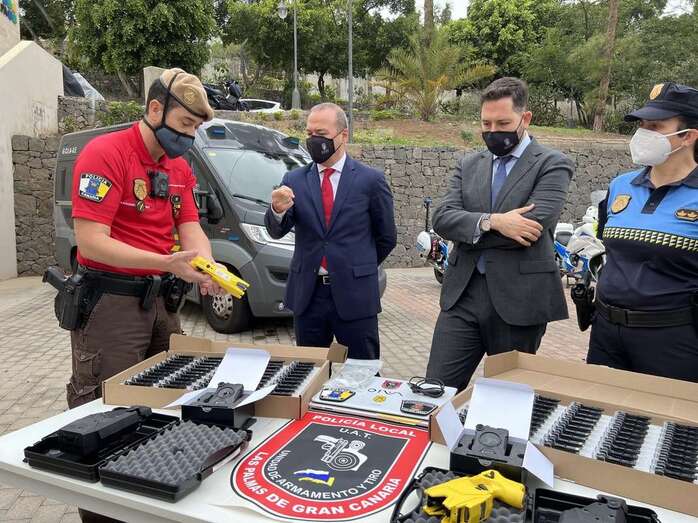 El Ayuntamiento de Las Palmas de Gran Canaria ha invertido 15.000 euros en la compra de estas armas / TA